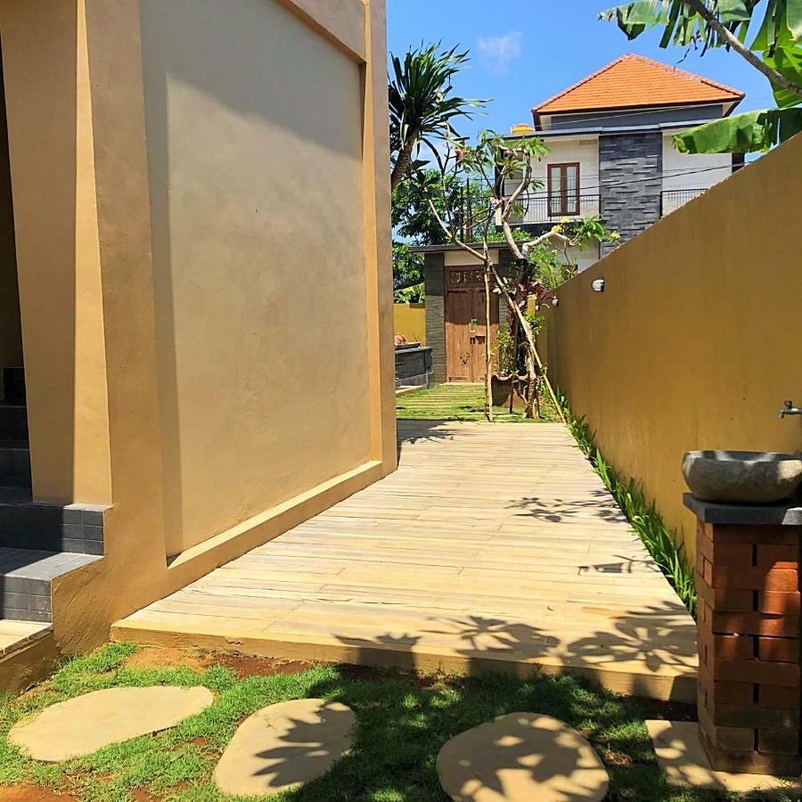 Bukawa Lodge Jimbaran  Bagian luar foto