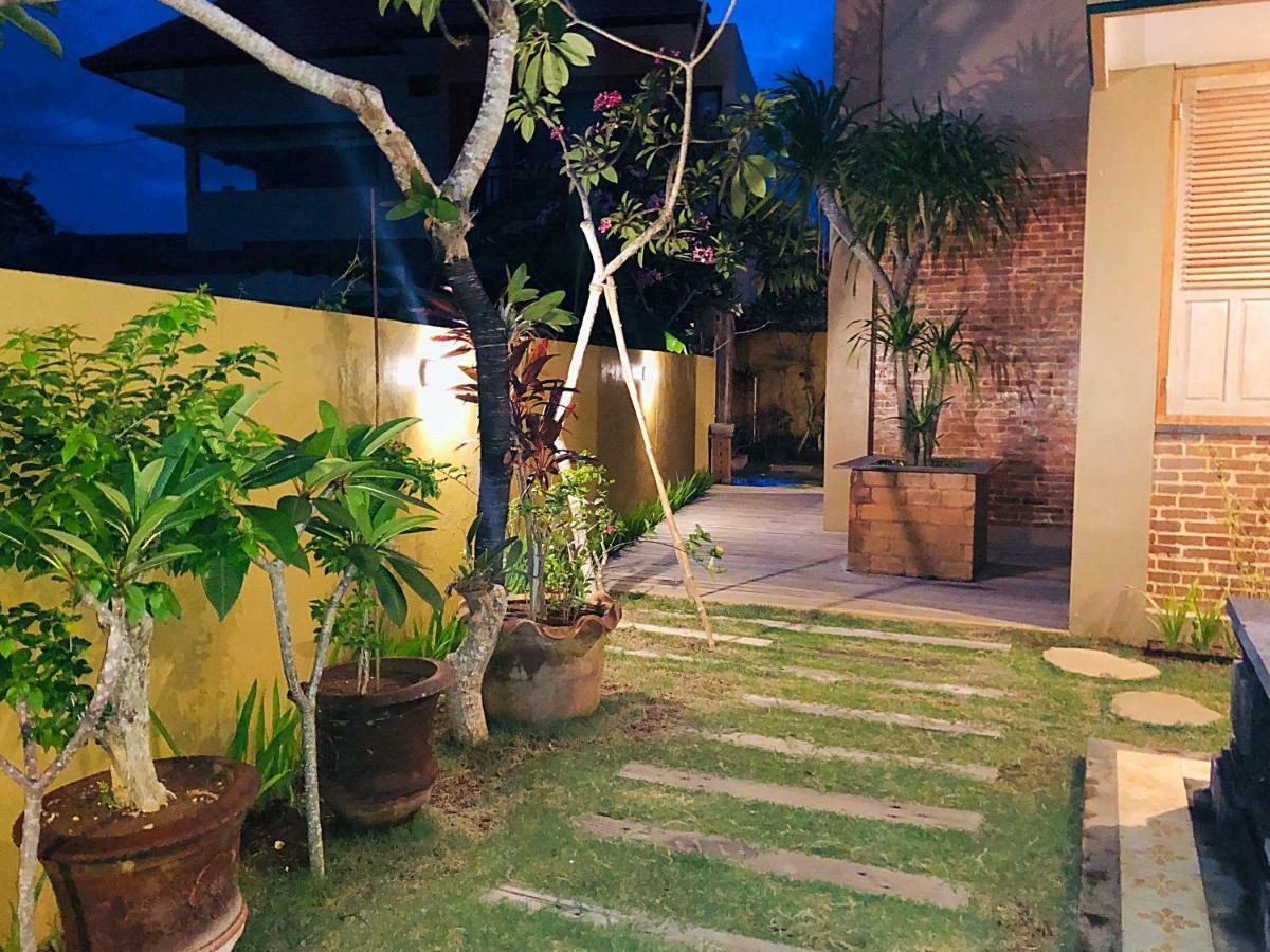 Bukawa Lodge Jimbaran  Bagian luar foto
