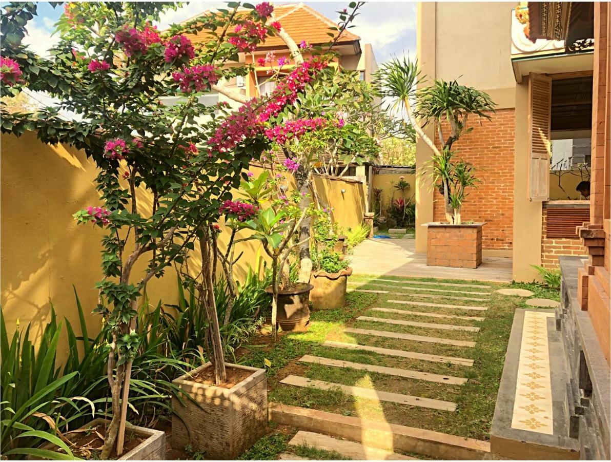Bukawa Lodge Jimbaran  Bagian luar foto